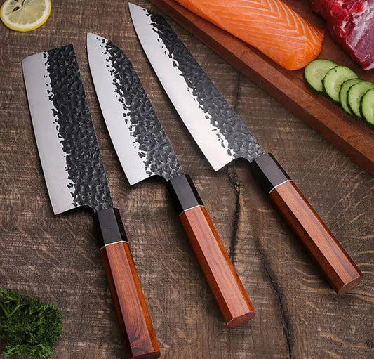 Set de trois couteaux japonais Santoku, Nakiri et Kiritsuke en acier damas